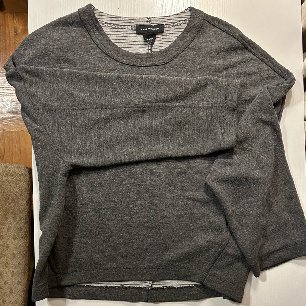 Club Monaco gray drop shoulder top sz XS